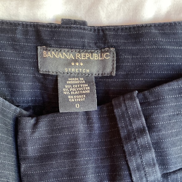 Navy Blue Banana Republic trousers in size 0 - Picture 2 of 4